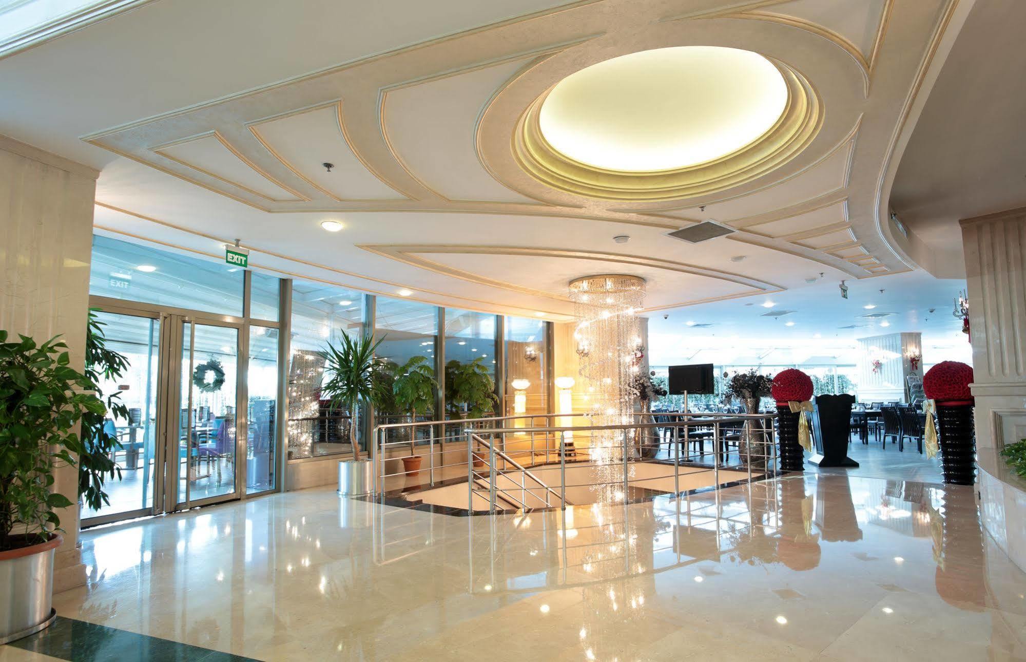Eser Premium Hotel & Spa Buyukcekmece Exterior photo Lobby